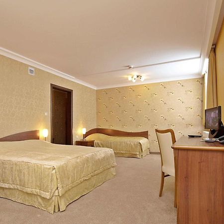 Hotel Fajkier Крочице Екстериор снимка