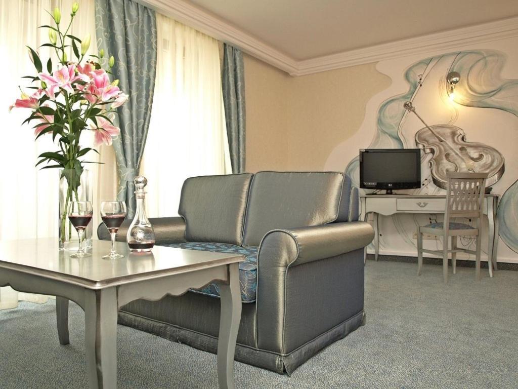 Hotel Fajkier Крочице Екстериор снимка