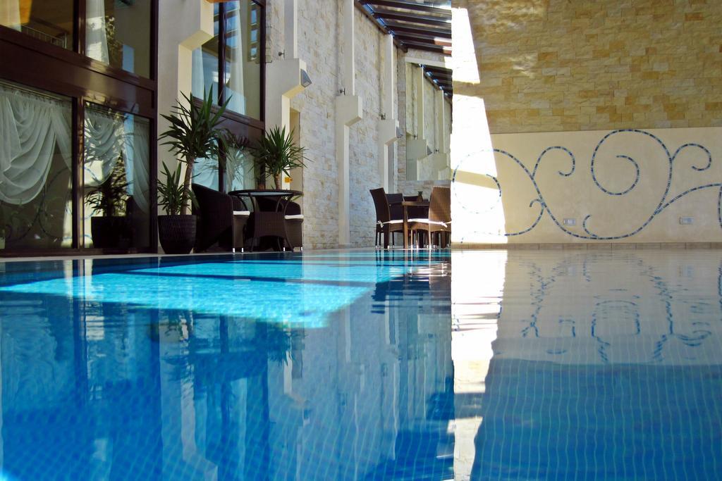 Hotel Fajkier Крочице Екстериор снимка