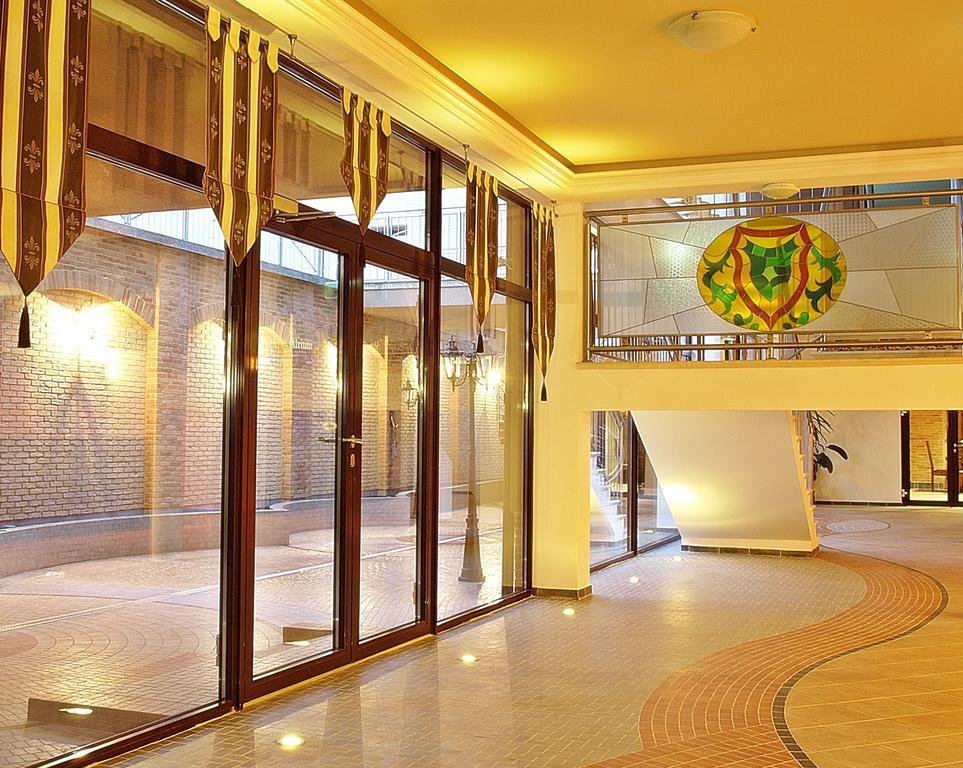 Hotel Fajkier Крочице Екстериор снимка