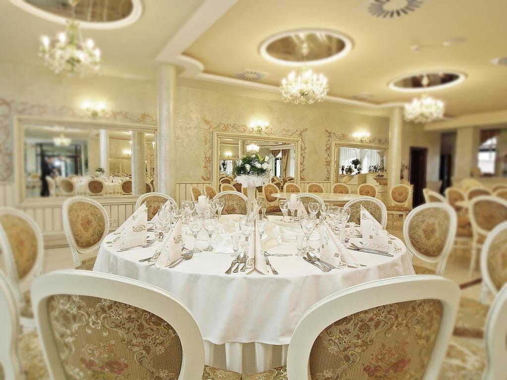 Hotel Fajkier Крочице Екстериор снимка