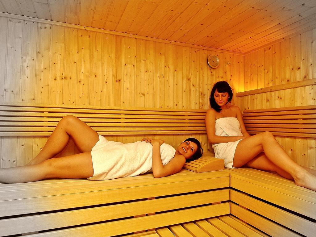 Hotel Fajkier Крочице Екстериор снимка