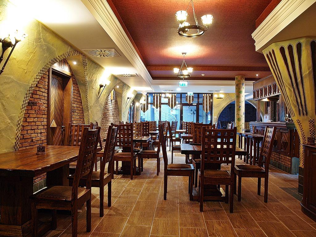 Hotel Fajkier Крочице Екстериор снимка